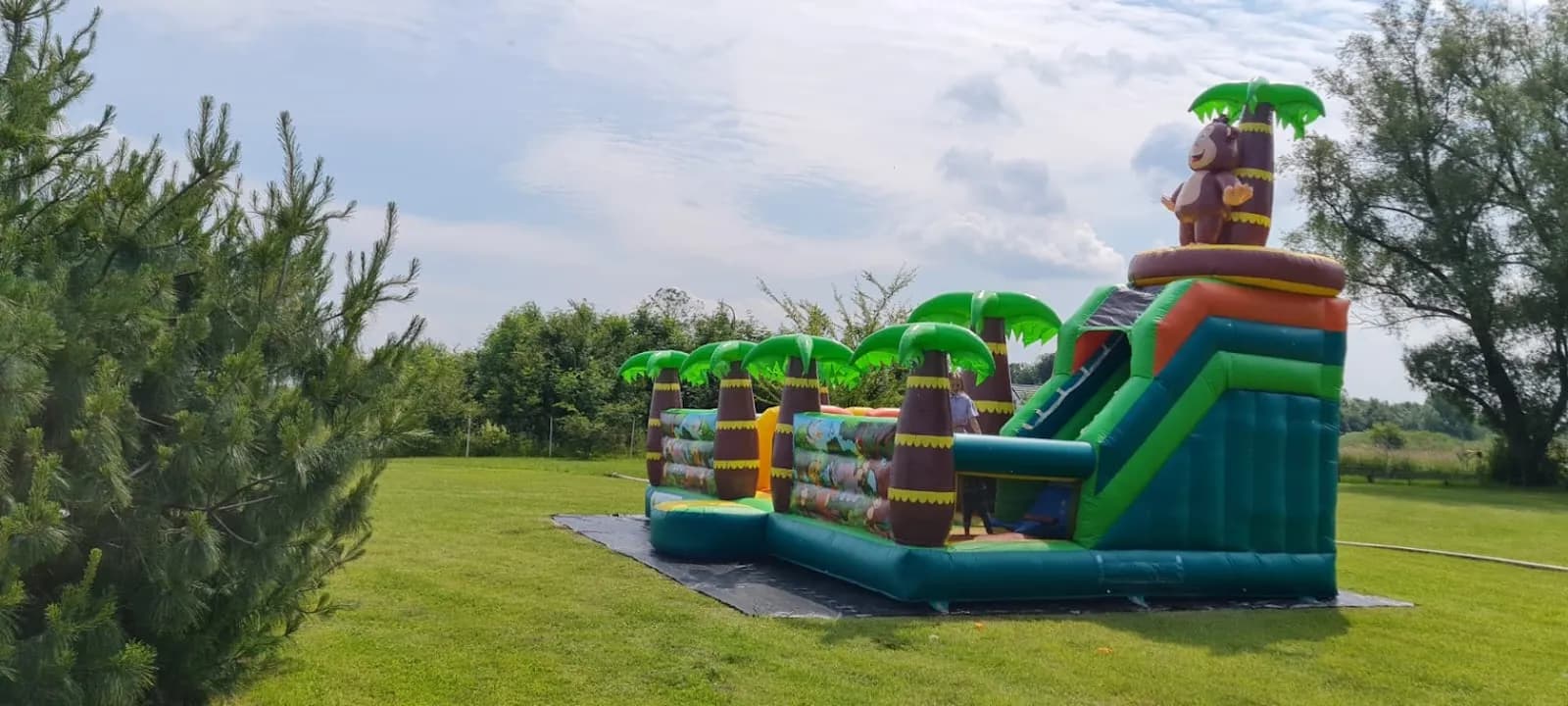 Dmuchaniec 8x4 m na terenie Morskiej Polany w Mielnie
